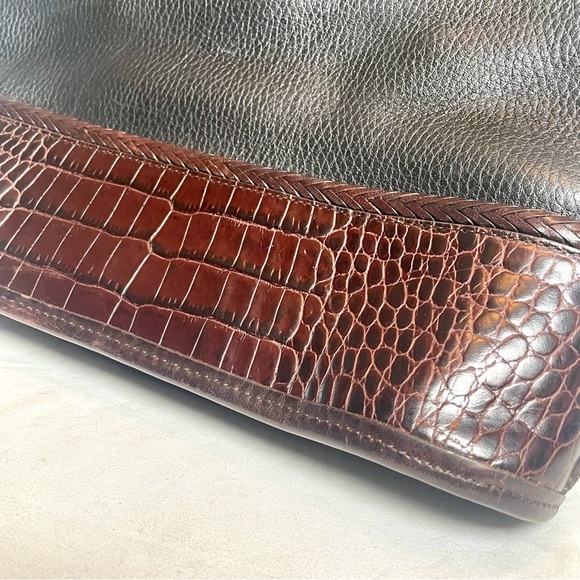 Brighton Smooth Leather Shoulder Bag & Wallet set with Croc Trim - Picture 5 of 13